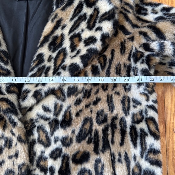 NWOT ASOS Leopard Animal Print Faux Fur Short Notched Collar Coat US 6 Small - Picture 8 of 12